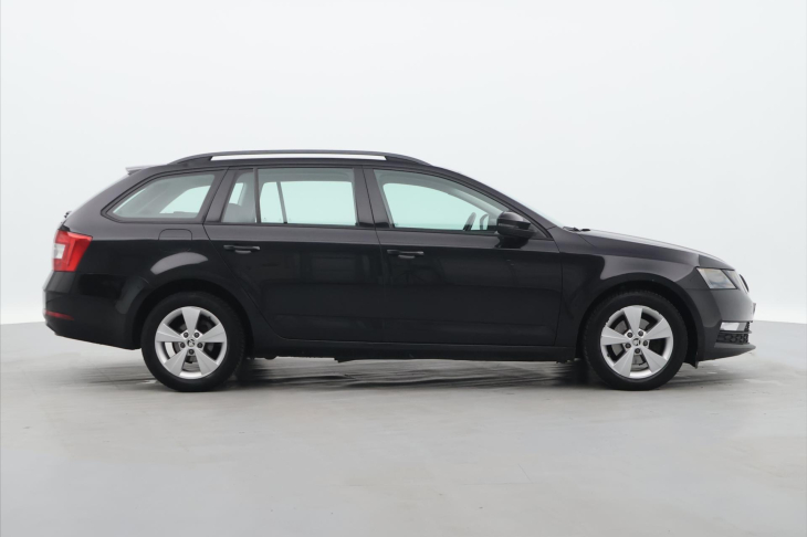 Škoda Octavia 1,5 TSI 110kW Ambition DSG CZ