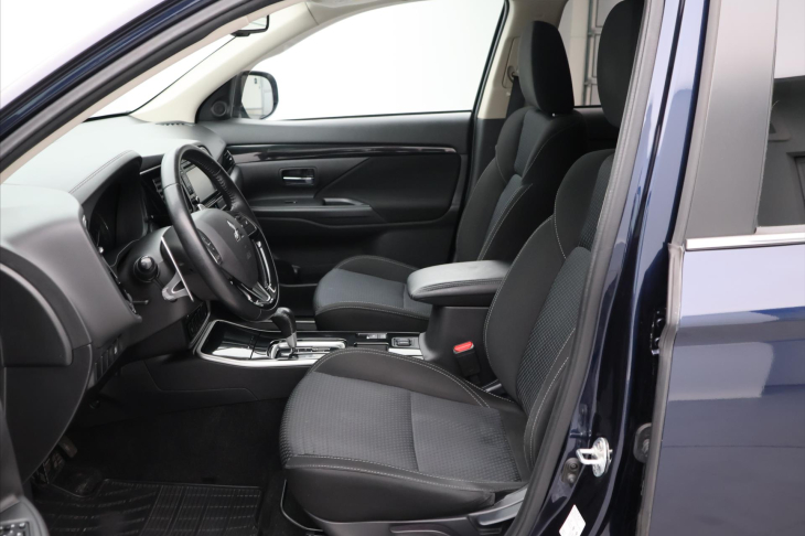 Mitsubishi Outlander 2,0 INTENSE MIVEC 110kW CVT 2WD