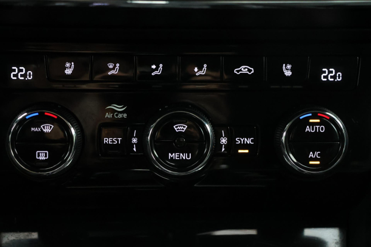 Škoda Superb 2,0 TDI 147kW 4x4 L&K DSG CZ DPH