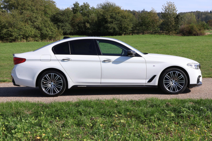 BMW Řada 5 3,0 530d 195kW xDrive CZ