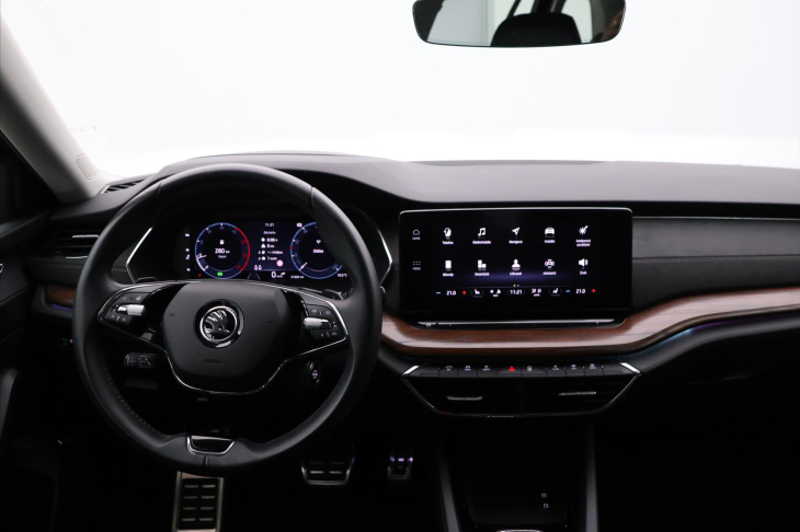 Škoda Octavia 2,0 TDI 147kW Scout HUD Matrix