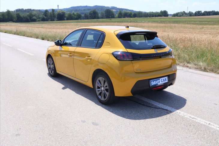 Peugeot 208 1,2 101k Allure CZ 1.Maj DPH
