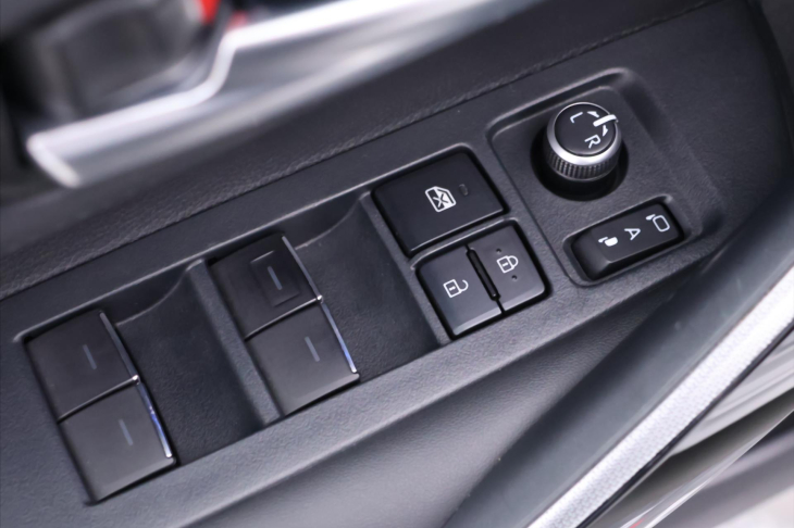 Toyota Corolla 2,0 e-CVT 112kW Executive CZ