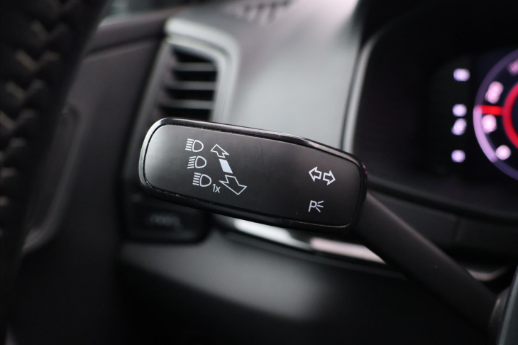Škoda Karoq 1,5 TSI 110kW Sportline DSG CZ DPH