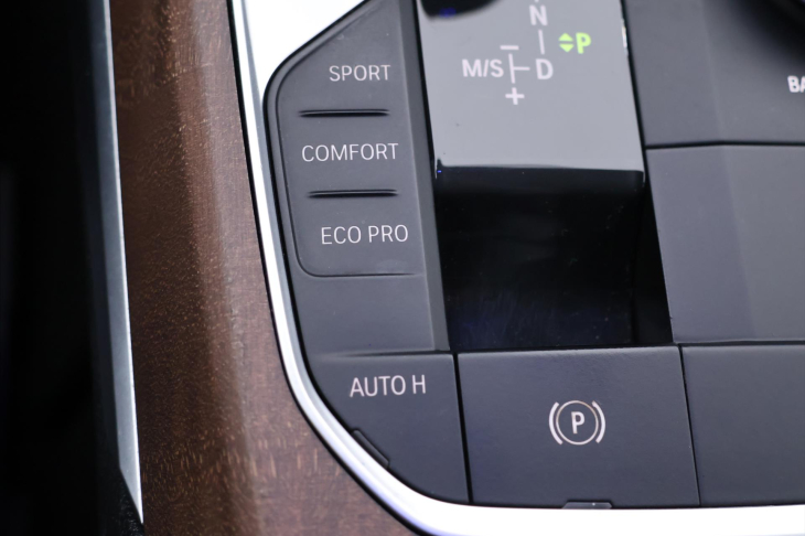 BMW Řada 3 3,0 330d xDrive 195kW AT