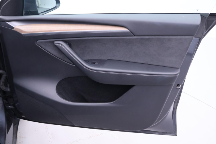 Tesla Model Y Long Range AWD 79kWh DPH