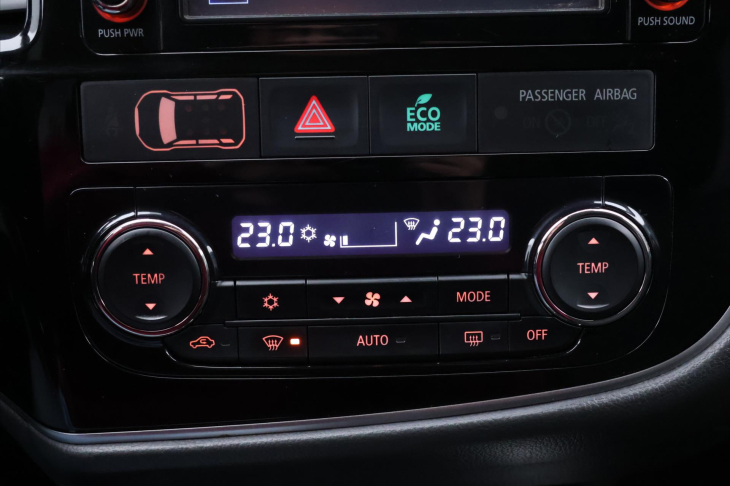 Mitsubishi Outlander 2,3 DI-D 110kW 4WD CZ Instyle