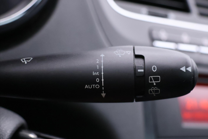 Peugeot 5008 2,0 HDI 110kW CZ Panorama