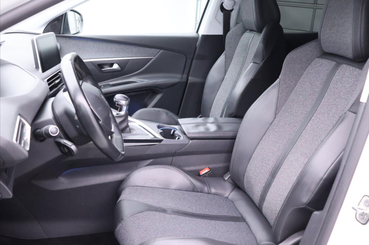 Peugeot 3008 2,0 HDI 110kW Allure LED CZ