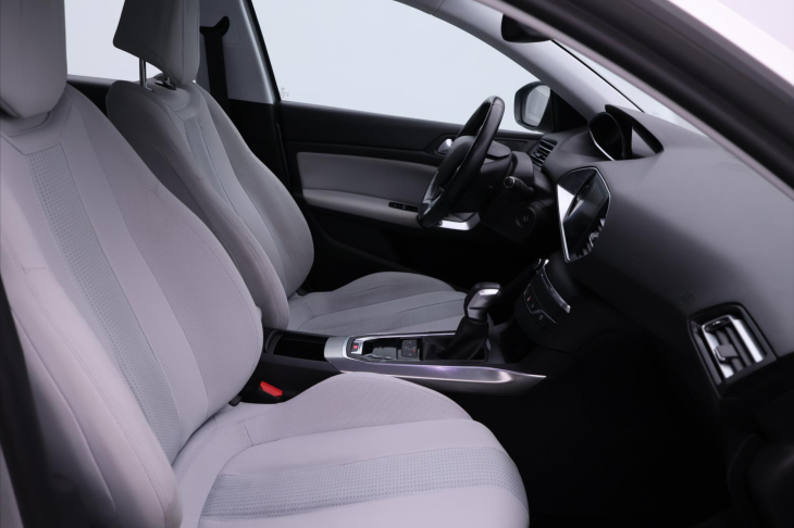 Peugeot 308 2,0 BlueHDI 110kW Aut. Allure