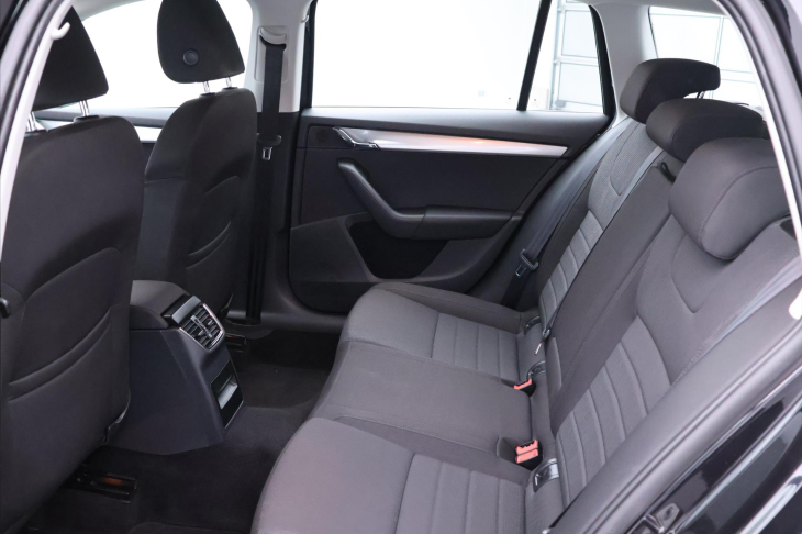 Škoda Octavia 2,0 TDI 110kW Aut.klima Xenon