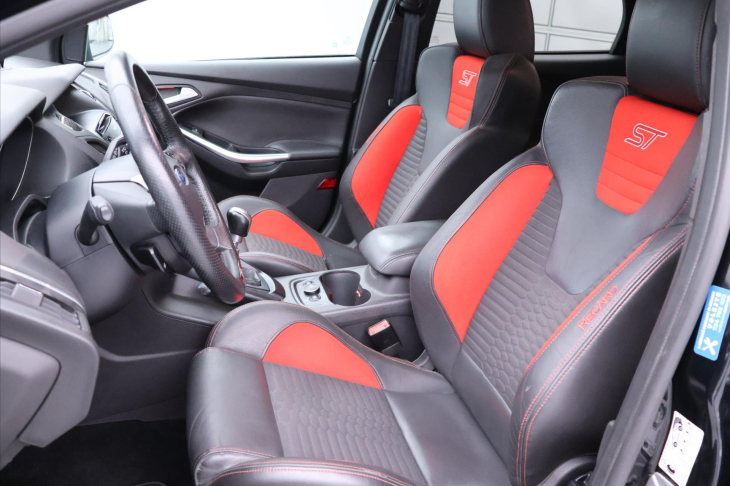 Ford Focus 2,0 EB 184kW ST Xenon Kůže