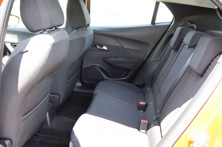 Peugeot 2008 1,2 PT 74kW CZ Klima ACTIVE