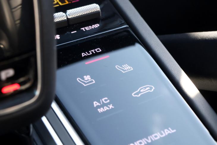 Porsche Cayenne 3,0 EHV 340kW Platinum DPH