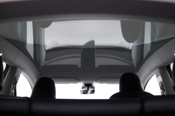 Tesla Model Y LR AWD sOH 92% 1.Maj DPH
