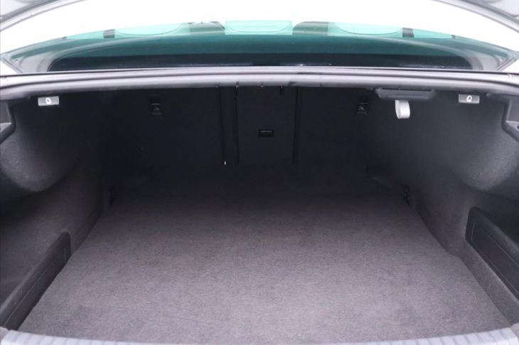 Volkswagen Passat 2,0 110kW Highline 4Motion CZ