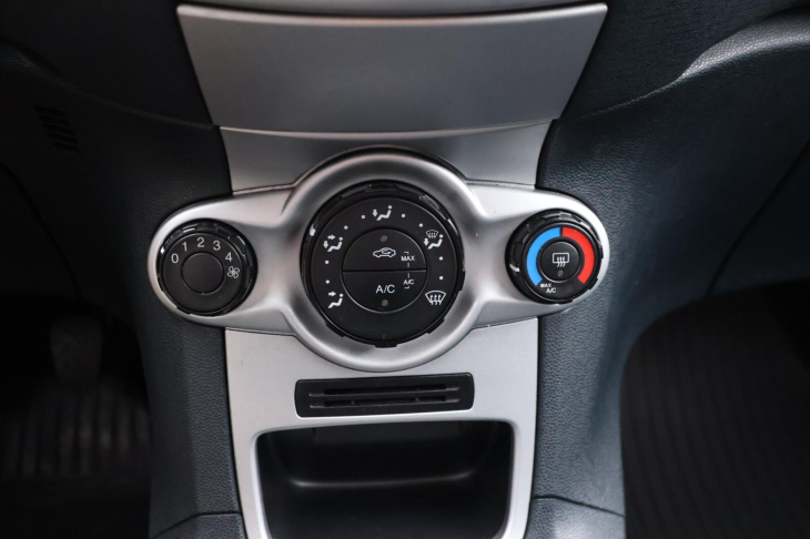 Ford Fiesta 1,2 i 44 kW CZ