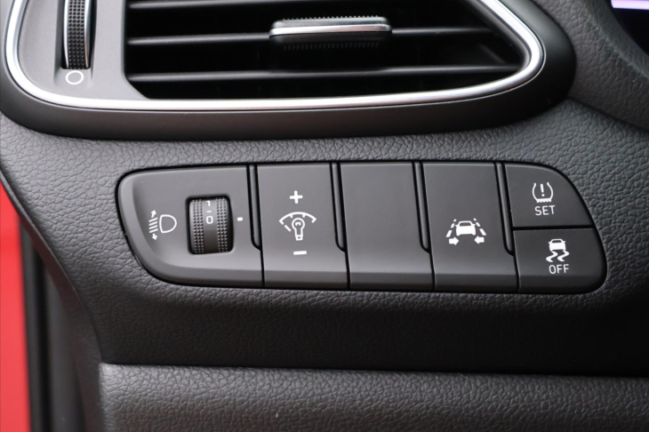 Hyundai i30 1,4 T-GDI 103 kW Style Fastback