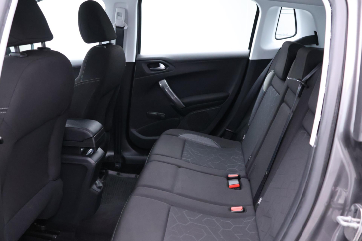 Peugeot 2008 1,2 PureTech 81 kW Aut.klima