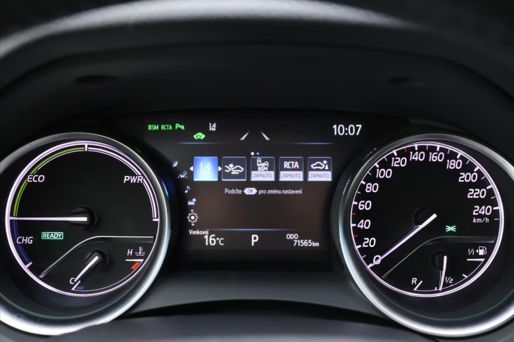Toyota Camry 2,5 Hybrid 131kW Executive CZ