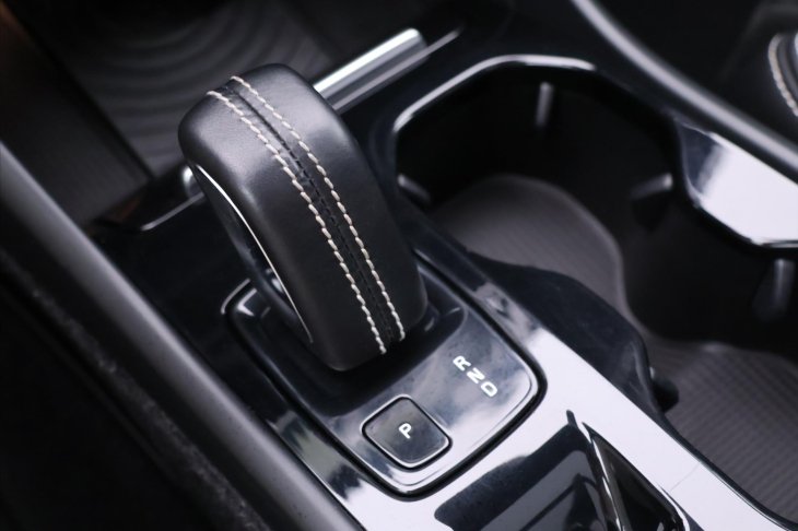 Volvo XC40 2,0 182KW R-DESIGN Kamera DPH