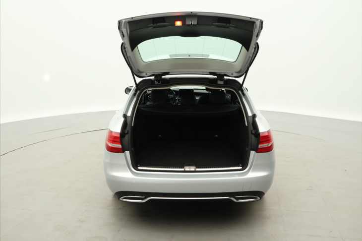 Mercedes-Benz Třídy C 2.1 220d 125kW Aut. Avantgarde