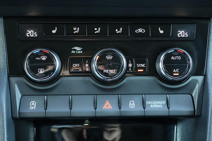 Škoda Karoq 1,5 TSI DSG Ambition LED CZ