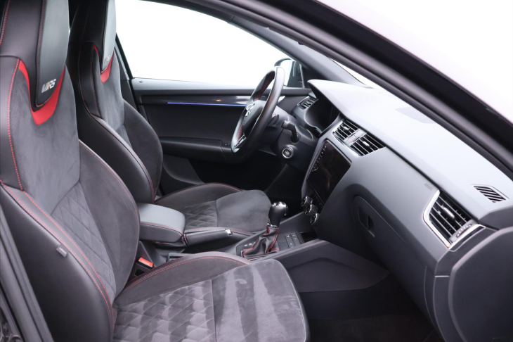 Škoda Octavia 2,0 TDI RS 135kW DSG LED 4x4