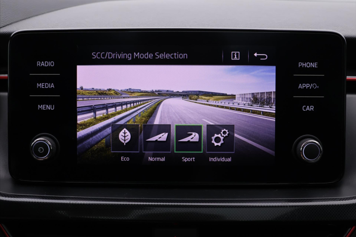 Škoda Scala 1,5 TSI DSG Sport Panorama LED