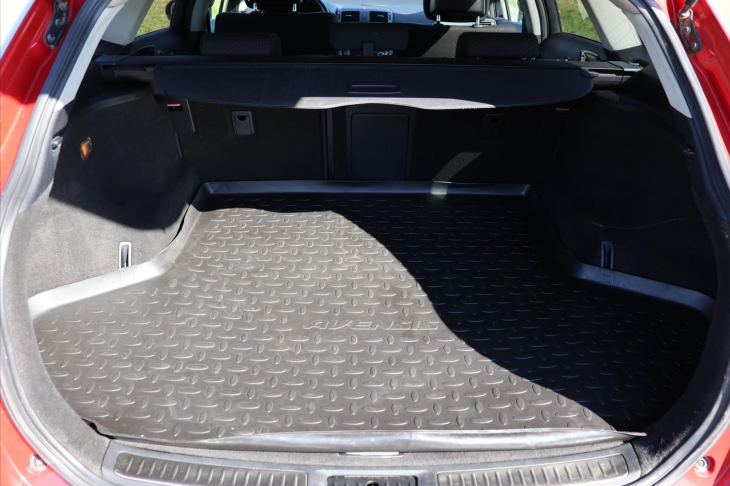 Toyota Avensis 2,2 D-4D 110kW Xenon Kessy