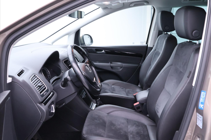 Volkswagen Sharan 2,0 TDI 4M CZ Highline DPH