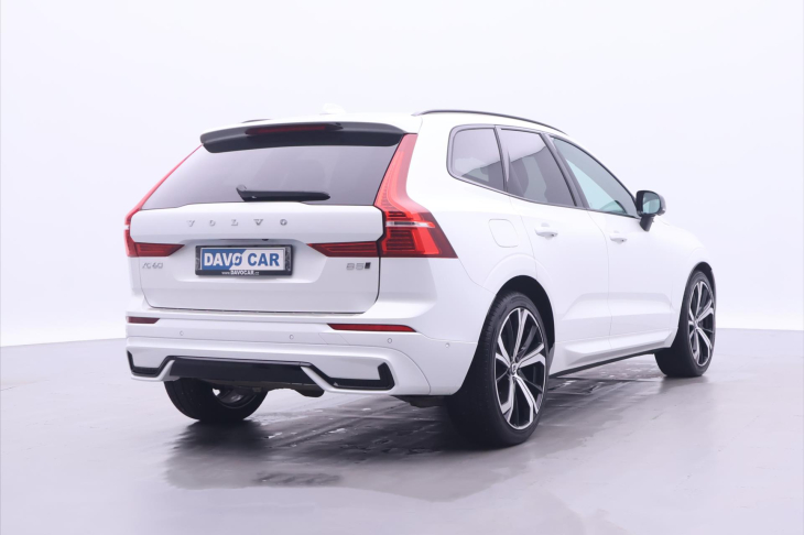 Volvo XC60 2,0 B5 173kW AWD Plus Dark CZ