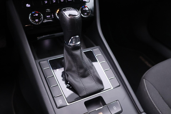 Škoda Superb 2,0 TDI 110kW DSG Navi LED