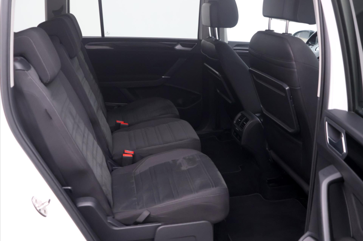 Volkswagen Touran 1,8 TSI 132kW DSG R-Line 7míst
