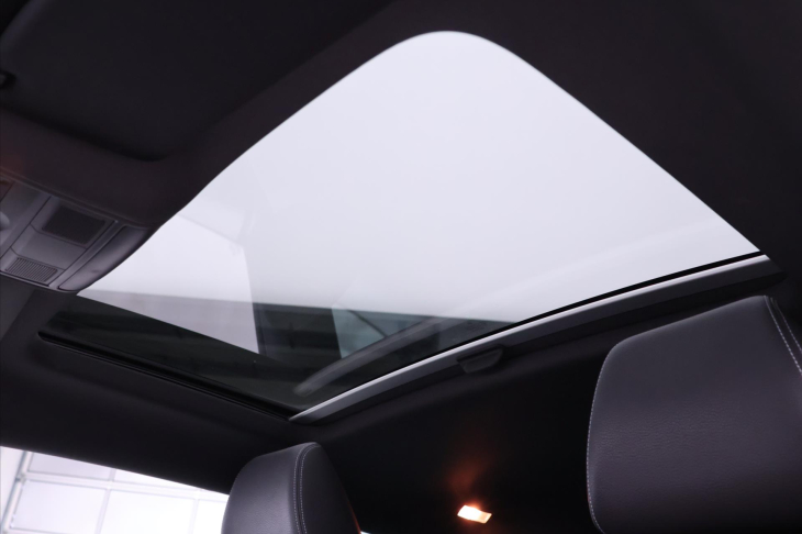 Volkswagen Scirocco 2,0 TDI 110kW DSG R-Line Xenon