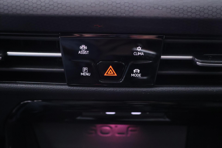 Volkswagen Golf 2,0 TSI GTI 180kW Virtual DPH