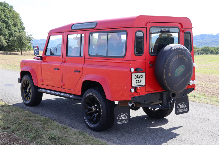Land Rover Defender 2,4 TD4 7-Míst Kůže A/C 4x4