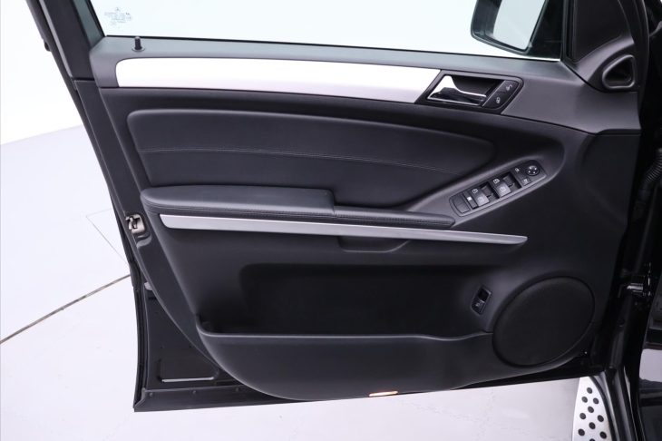 Mercedes-Benz Třídy M 3,0 300 CDI 4Matic 150kW CZ