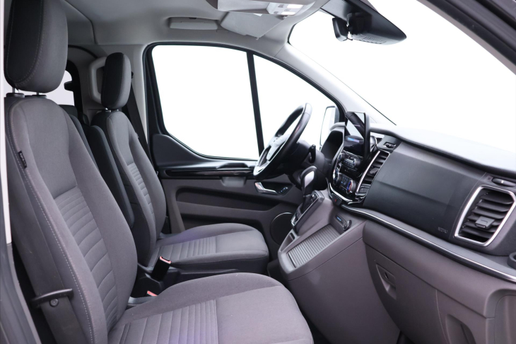 Ford Tourneo Custom 2,0 TDCi 136kW Aut. 8-Míst