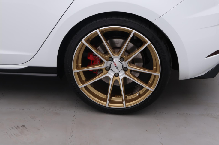 Seat Leon 2,0 TSI 221kW LED Cupra