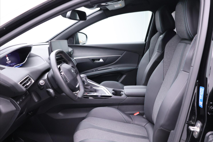 Peugeot 5008 1,2 PT 96kW Allure 7.Míst DPH