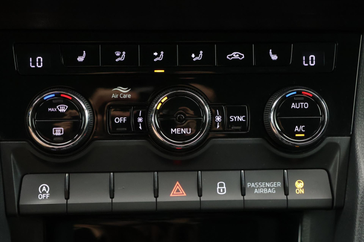 Škoda Karoq 1,6 TDI 85kW Ambition CZ DPH