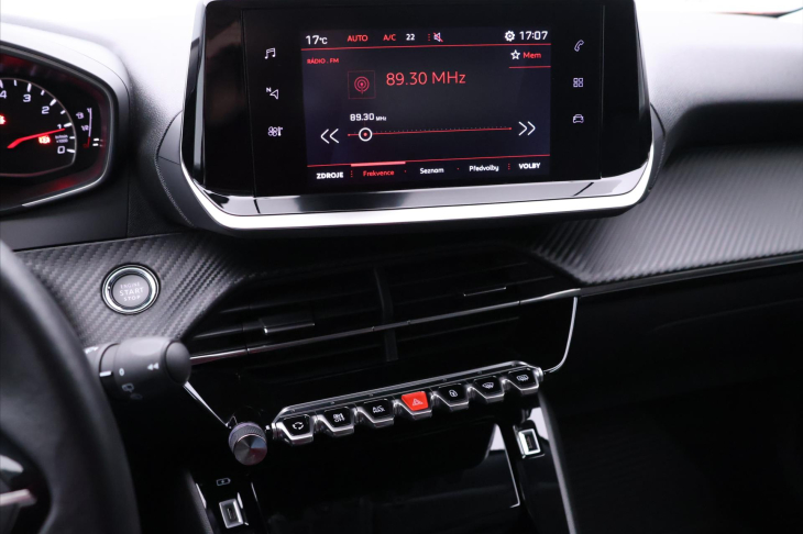 Peugeot 2008 1,2 PT 96kW Aut Allure CZ 1Maj