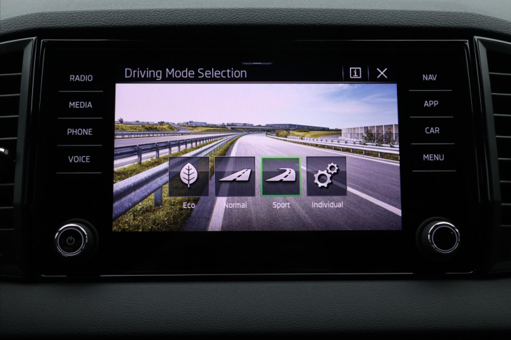 Škoda Karoq 1,5 TSi Sportline DSG 1maj DPH