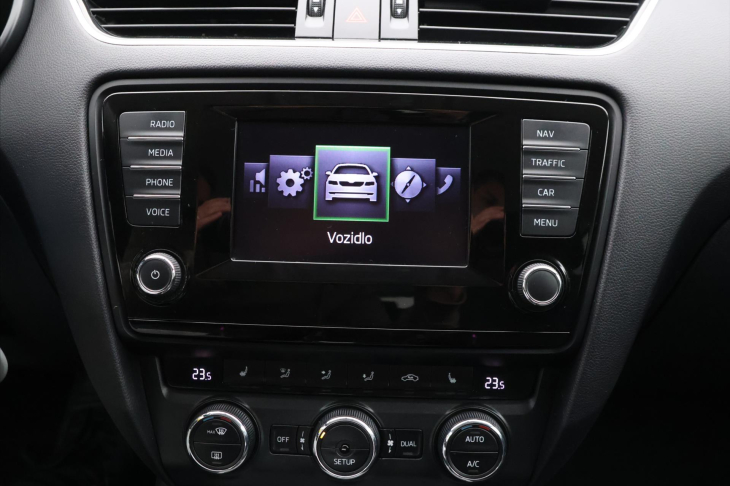 Škoda Octavia 2,0 TDI DSG Ambition 1.Maj.