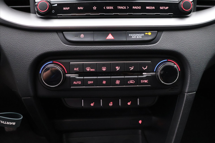 Kia Ceed 1,5 T-GDI 117kW TOP DPH CZ 1.Maj