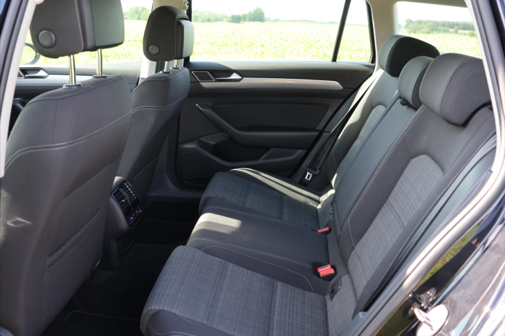 Volkswagen Passat 2,0 TDI 140kW DSG LED Aut.klima