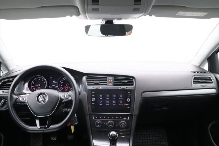 Volkswagen Golf 1.0 TSI 81kW Comfortline LED CZ