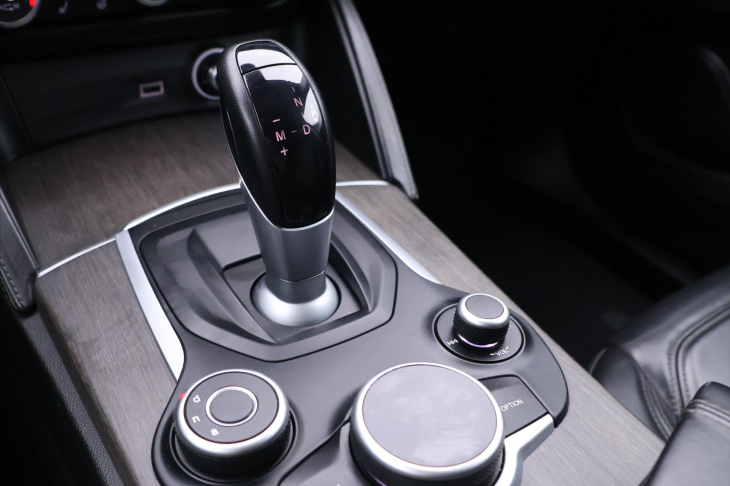 Alfa Romeo Stelvio 2,0 TBi 148kW Aut. Q4 Super