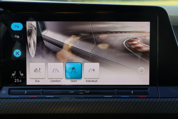 Volkswagen Golf 2,0 TDI R-line DSG Matrix DPH